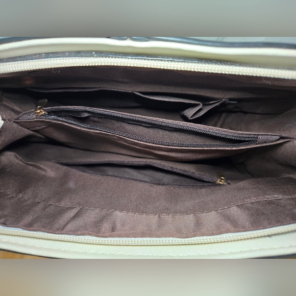 Cream Crossbody Bag - Picture 5 of 11